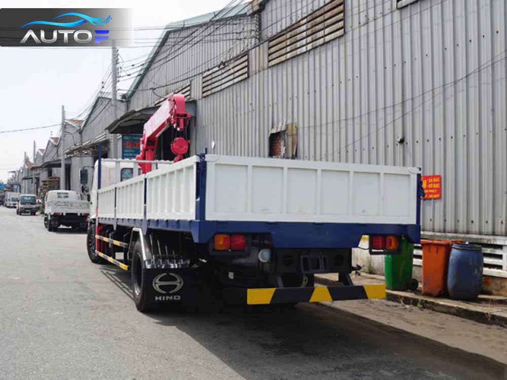 Giá xe tải gắn cẩu Hino 5 tấn mới nhất tại AutoF